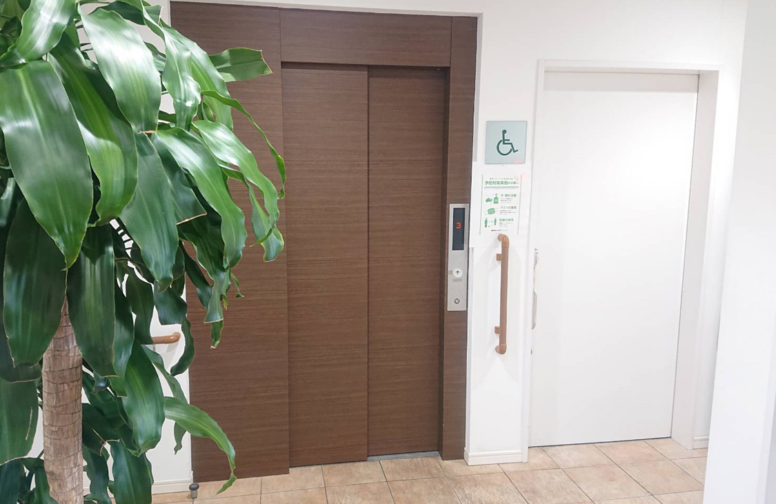 1Fエレベーター